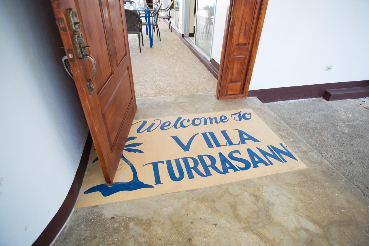 Villa Turrasann Runaway Bay Luaran gambar